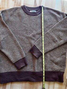 Women’s Brown Staccato Textured Crewneck Sweater - Classic Casual